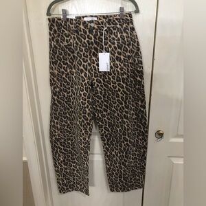 Chic Leopard Print Cropped Pants